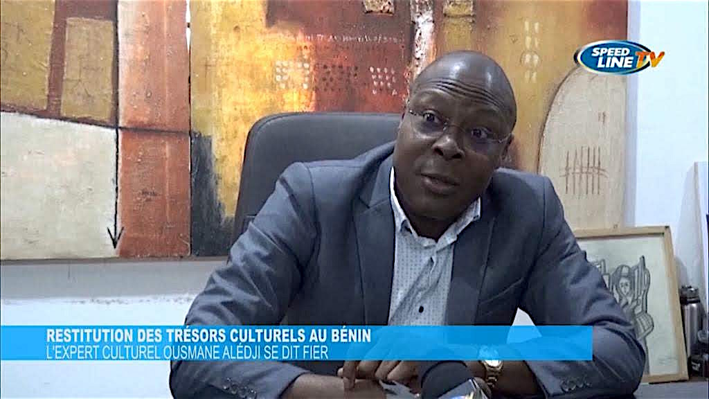 Ousmane ALEDJI, dans son bureau à ARTISTTIK AFRICA en 2O21